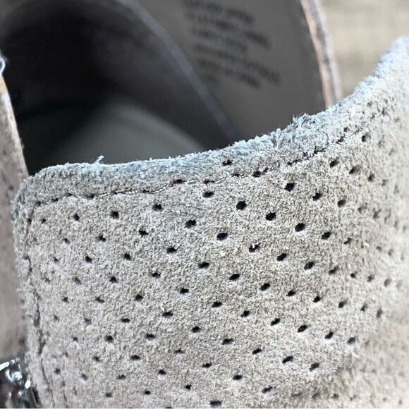 Steve Madden~Women's~” Caliber” Taupe Suede Ankle~Sneakers~Size 8.5M. - Picture 9 of 11